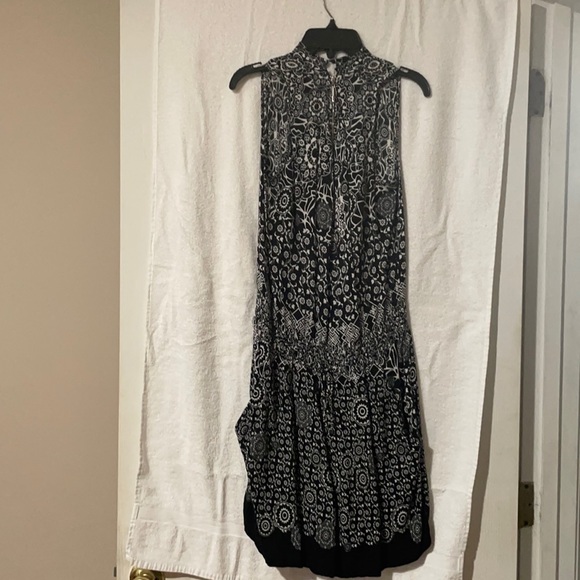 Black and White Jumper - Picture 1 of 7